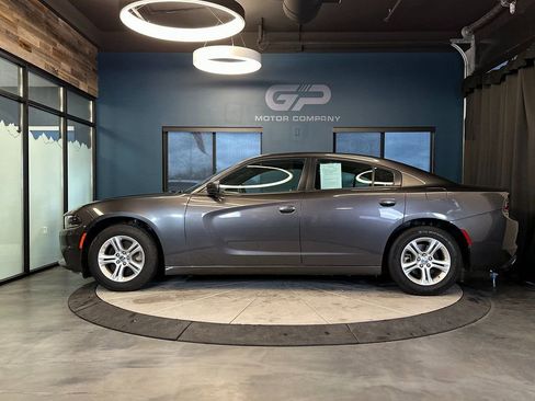 Used 2022 Dodge Charger SXT RWD image 6