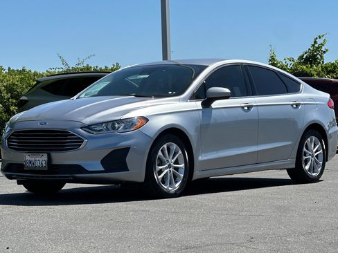 Used 2020 Ford Fusion SE FWD image 8