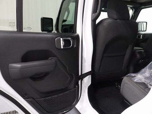 New 2025 Jeep Gladiator Sport image 11