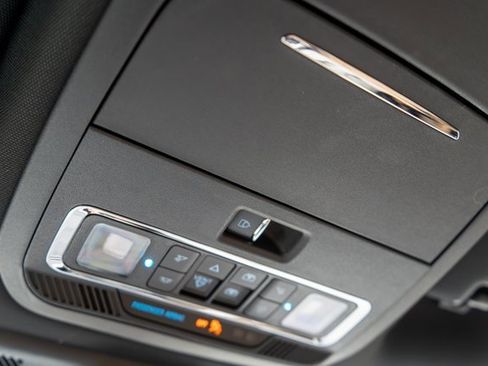 Used 2022 Ford F150 Lariat w/ Equipment Group 502A High image 44