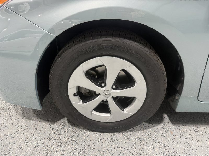 Used 2015 Toyota Prius Four FWD image 13