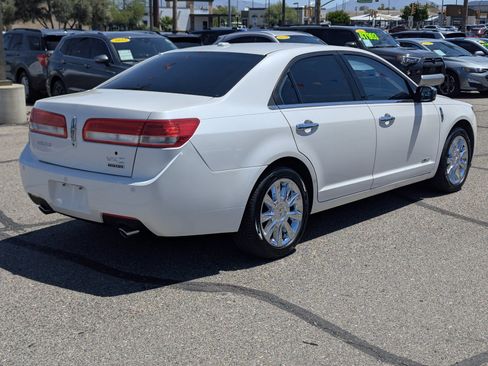 Used 2012 Lincoln MKZ Hybrid FWD image 2