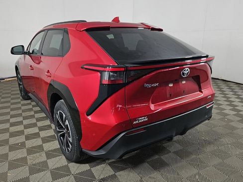 Used 2024 Toyota bZ4X XLE w/ Weather Package image 5