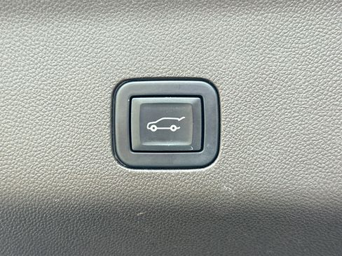 Used 2021 GMC Yukon SLT w/ SLT Luxury Plus Package RWD image 14