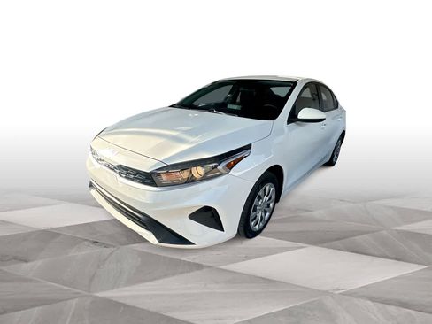 Used 2023 Kia Forte LX FWD image 4