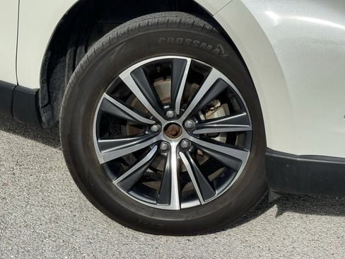 Used 2022 Toyota Venza LE image 32