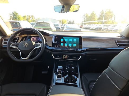 New 2026 Volkswagen Atlas SE image 4