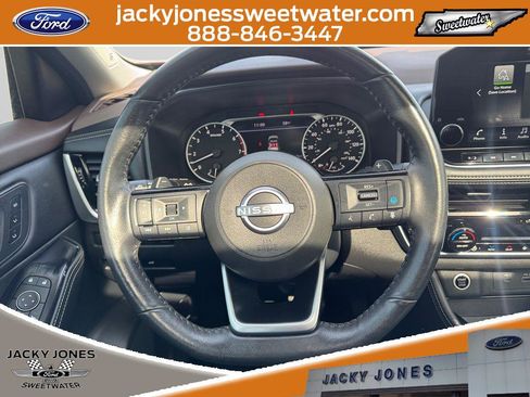 Used 2023 Nissan Rogue SL w/ SL Premium Package FWD image 11