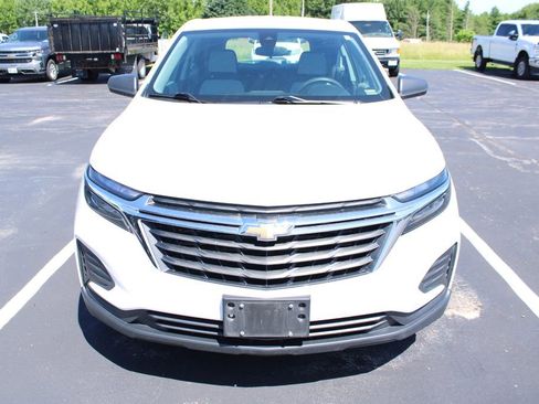 Used 2022 Chevrolet Equinox LS FWD image 2