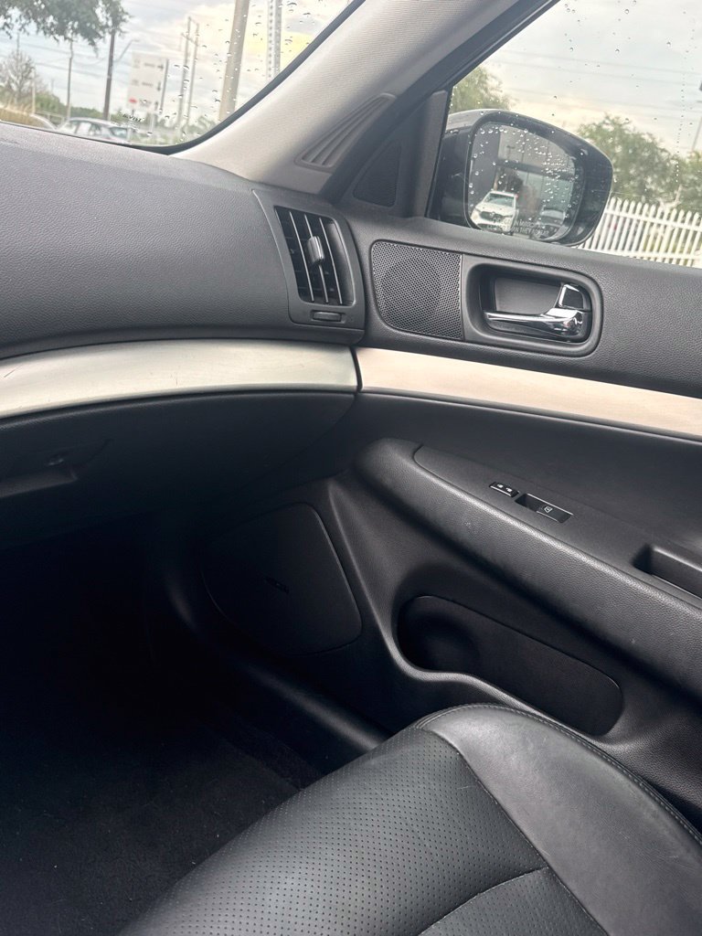 Used 2012 INFINITI G37 x Sedan w/ Premium Pkg AWD/4WD image 4