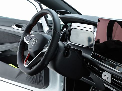 New 2026 Volkswagen GTI SE FWD image 33