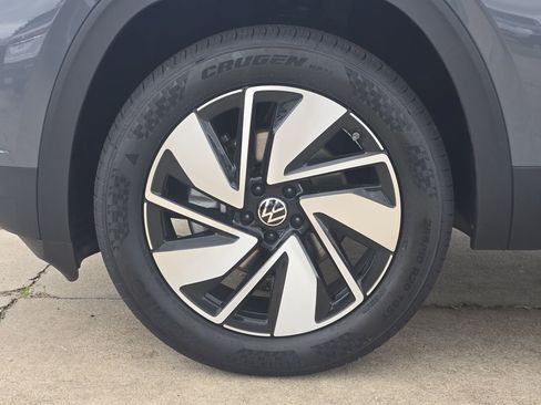 New 2026 Volkswagen Atlas SE FWD image 9