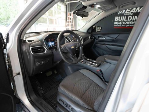 Used 2021 Chevrolet Equinox LT FWD image 8
