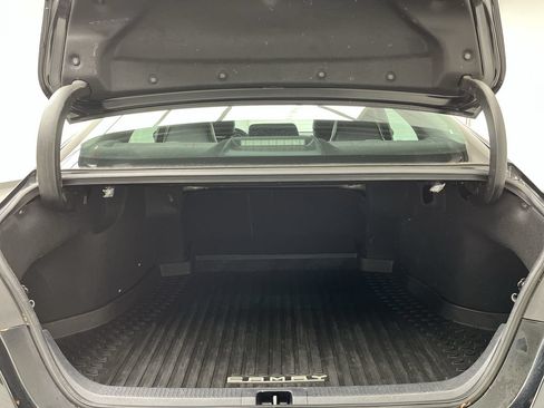 Used 2021 Toyota Camry SE w/ Convenience Package FWD image 24