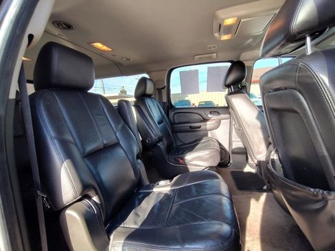 Used 2011 Chevrolet Suburban LT w/ Regional Value Package RWD image 33