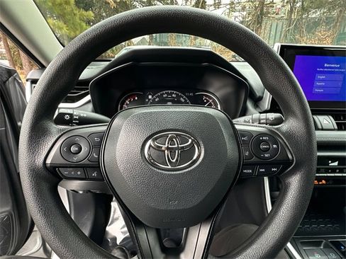 Used 2025 Toyota RAV4 XLE image 25