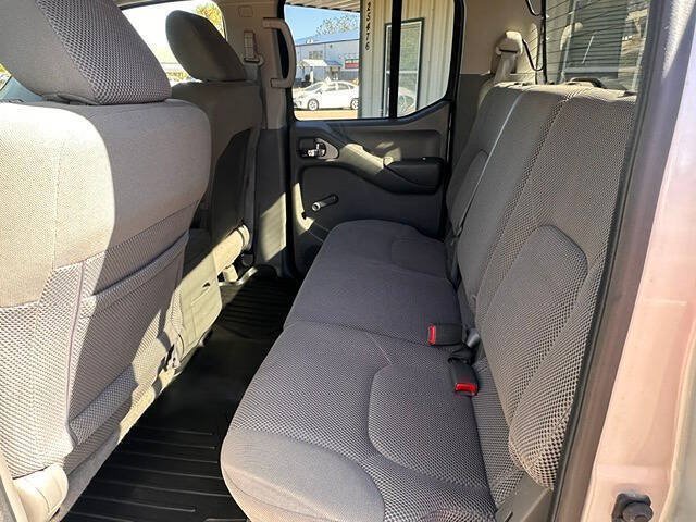 Used 2014 Nissan Frontier S AWD/4WD image 23