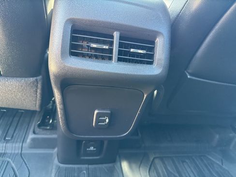 Certified 2024 GMC Terrain SLT w/ Infotainment Package II image 24