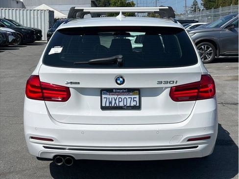 Used 2017 BMW 330i xDrive Wagon image 4