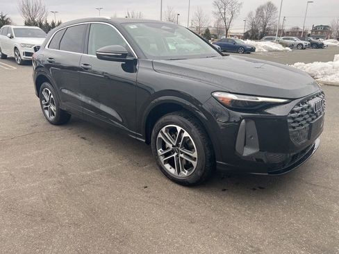 Used 2025 Audi Q5 Premium Plus w/ Premium Plus image 3