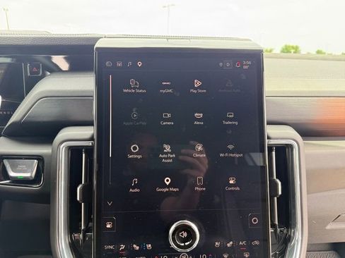 Certified 2025 GMC Yukon XL Denali AWD/4WD image 25