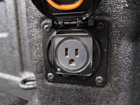 Certified 2022 GMC Sierra 3500 Denali image 18