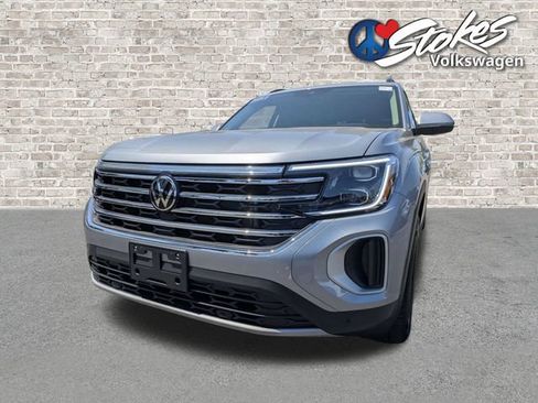Certified 2025 Volkswagen Atlas SE FWD image 8