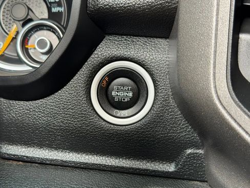 Used 2019 RAM 2500 Tradesman w/ Chrome Appearance Group RWD image 24