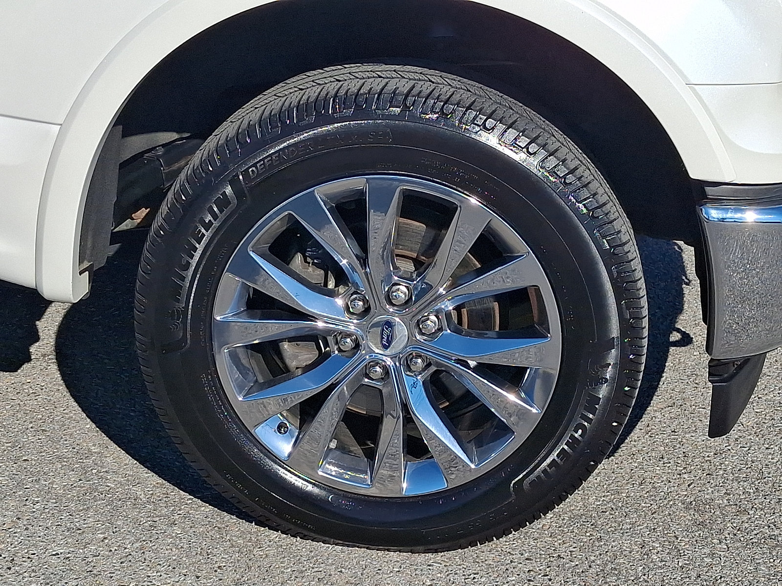 Used 2017 Ford F150 Lariat w/ Equipment Group 502A Luxury AWD/4WD image 8