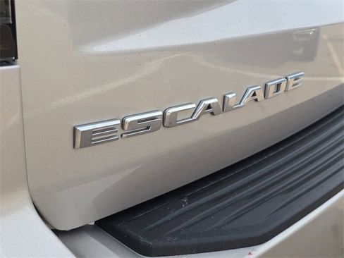 Certified 2023 Cadillac Escalade ESV Premium Luxury Platinum w/ LPO, Radiant Package image 33
