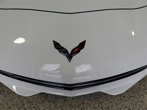 Used 2015 Chevrolet Corvette Stingray Coupe w/ Carbon Flash Badge Package image 26