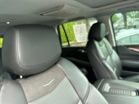 Used 2019 Cadillac Escalade Premium Luxury AWD/4WD image 22