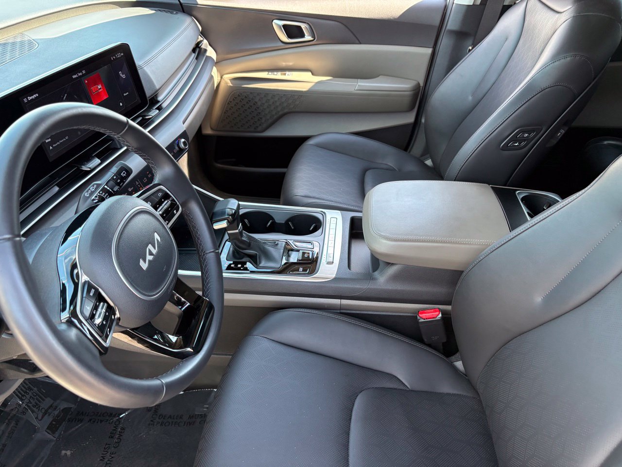 Used 2025 Kia Carnival EX FWD image 19
