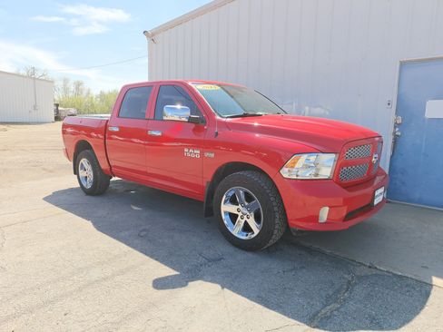 Used 2014 RAM 1500 Express image 2