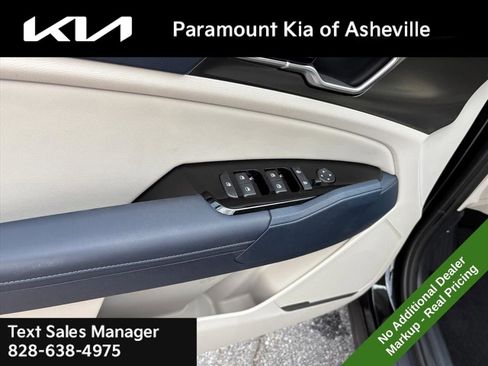 New 2025 Kia Sportage EX image 25