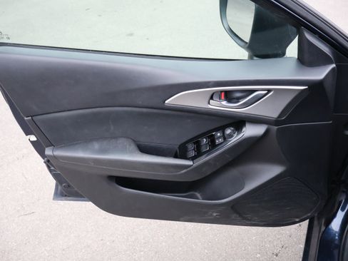 Used 2018 MAZDA MAZDA3 Sport image 19