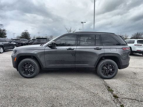 New 2026 Jeep Grand Cherokee Altitude RWD image 3