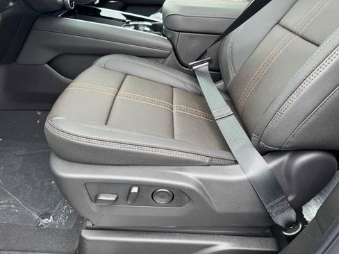 New 2026 Chevrolet Suburban High Country AWD/4WD image 9