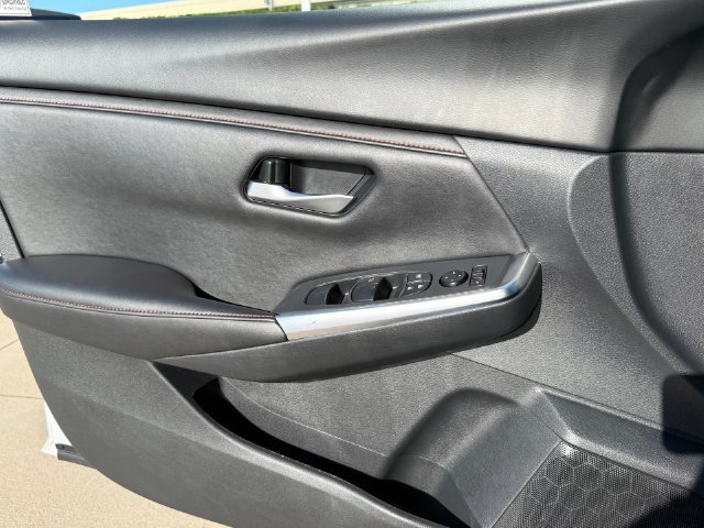 Used 2025 Nissan Sentra SR FWD image 25