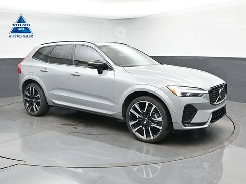Used 2024 Volvo XC60 B5 Ultimate w/ Protection Package Premier AWD/4WD image 1