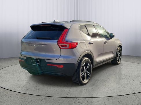 Certified 2026 Volvo XC40 B4 Core FWD image 4