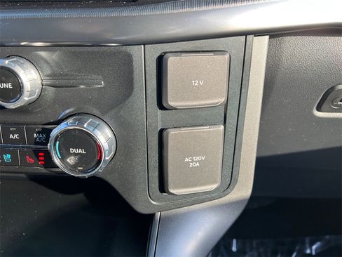 Used 2025 Ford F150 Lariat w/ Equipment Group 501A Mid image 25