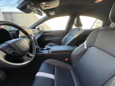 Used 2025 Toyota Camry SE image 27