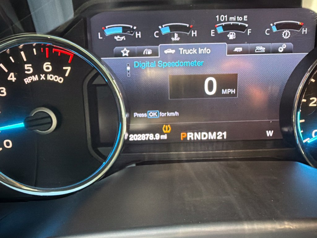 Used 2015 Ford F150 Lariat w/ Equipment Group 501A Mid AWD/4WD image 13