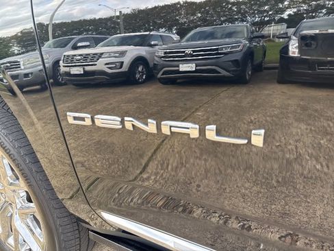 Used 2021 GMC Yukon XL Denali w/ Denali Ultimate Package image 10