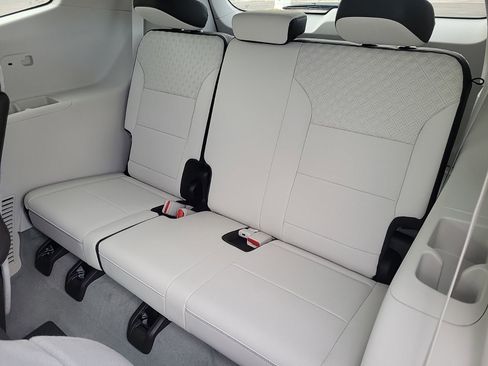 New 2026 GMC Acadia Denali w/ Super Cruise Package image 11