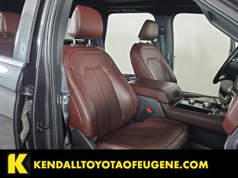 Used 2024 Ford Expedition Limited AWD/4WD image 23