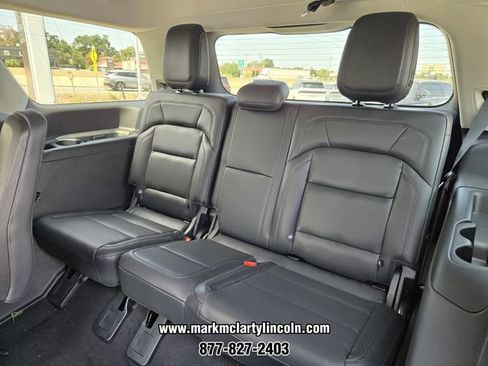 New 2027 Lincoln Navigator Premiere RWD image 10