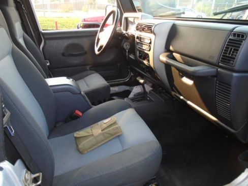 Used 2005 Jeep Wrangler Unlimited AWD/4WD image 21