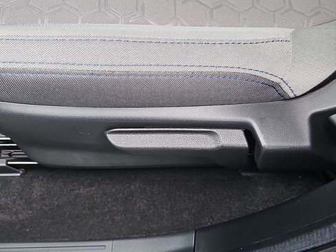 Certified 2026 Subaru Forester AWD/4WD image 10